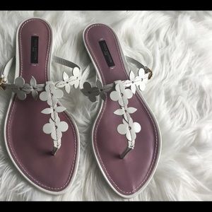Louis Vuitton white flower, flip flops sandals  38